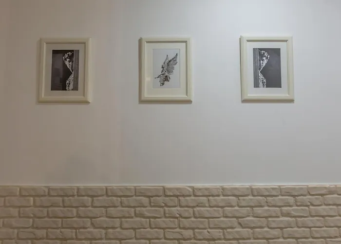 Apartment Imperium House - Con Giardino Privato, 3 Minuti Da Metro Piazza Bologna, A-c,