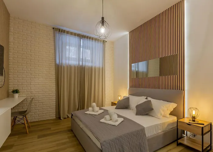 Imperium House - Con Giardino Privato, 3 Minuti Da Metro Piazza Bologna, A-c, * Rome